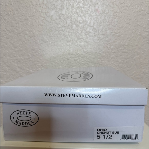 Brand: Steve Madden Style: Ohio Suede Fringe / Color: Chestnut/ Size: 5.5M - Picture 7 of 7